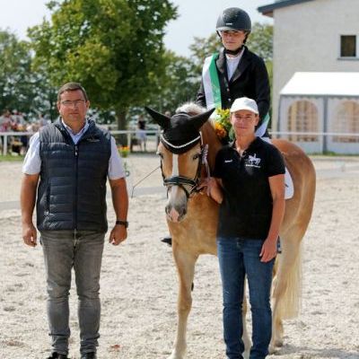 1. Platz KM Dressur Junioren - IMG_5512.jpg