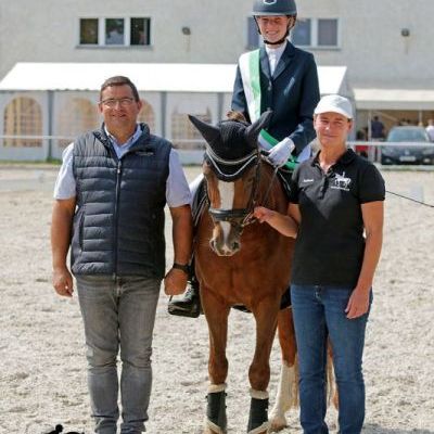 2. Platz KM Dressur Junioren - IMG_5527.jpg