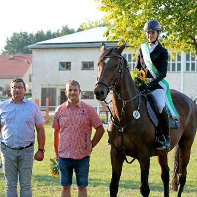 1. Platz KM Springen Offene Klasse - Fabienne Bender - IMG_8971.jpg