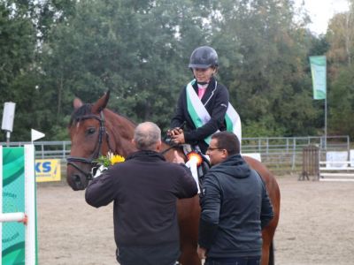 Janine Beier mit Florida wurde Kreismeisterin bei den Damen im Springen